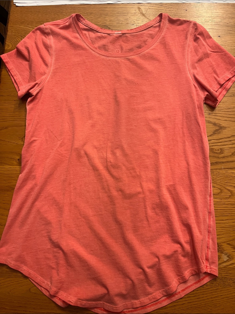 lululemon athletica Coral Scoop Neck Short Sleeve Tee
